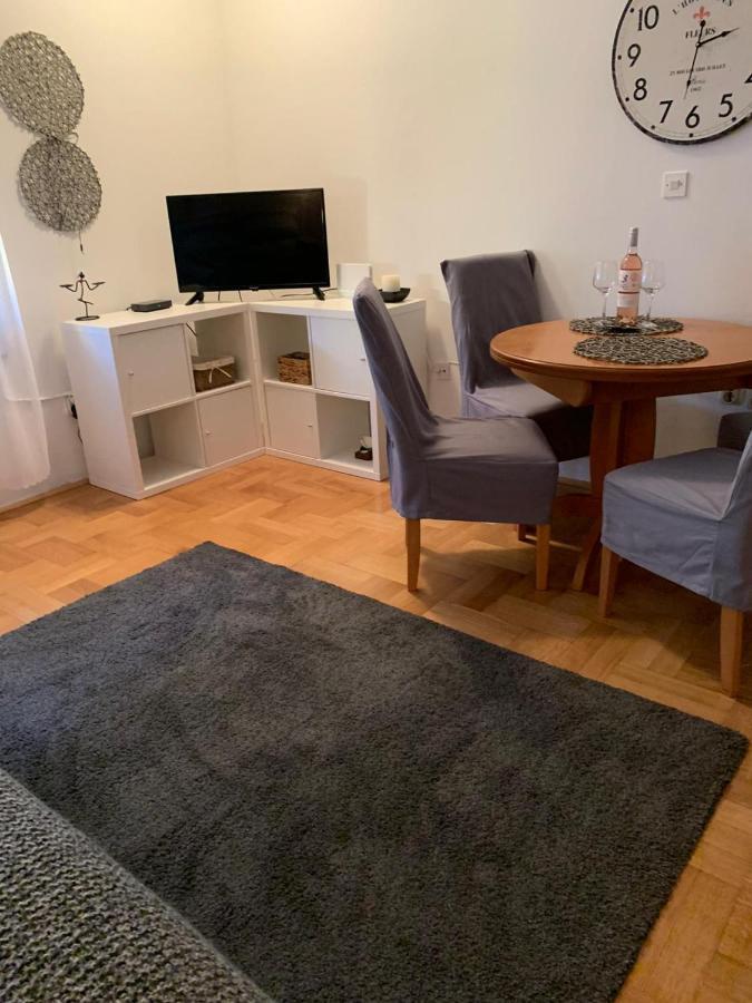Sarmantni Apartman Malecka 2 萨格勒布 外观 照片